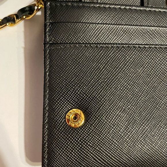 Authentic Prada wallet on chain - Picture 9 of 15